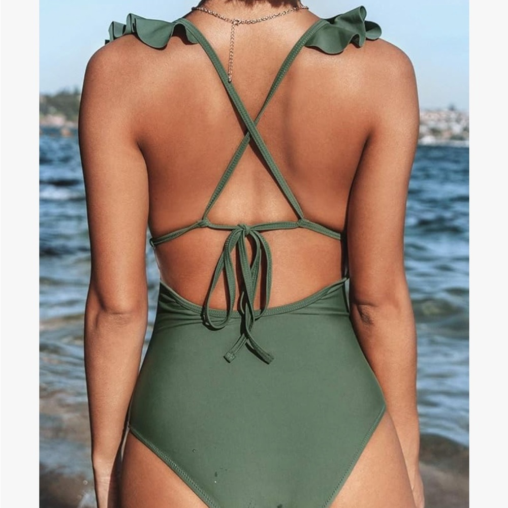 Cupshe one piece swimsuit, worn once size small (currently not available online)